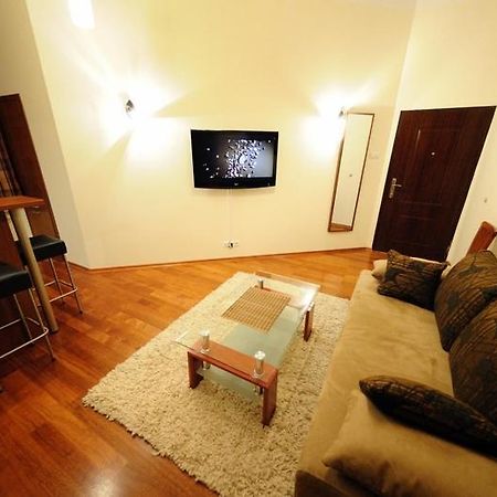 Atena - Pantheon Apartments クラクフ エクステリア 写真